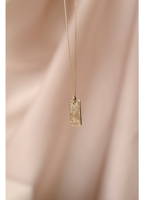 Raw rectangle pendant necklace fra Wild Fawn Jewellery
