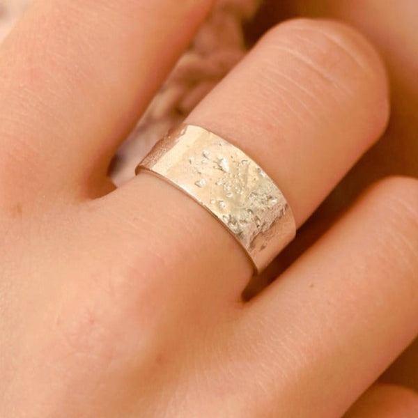 Raw band ring fra Wild Fawn Jewellery